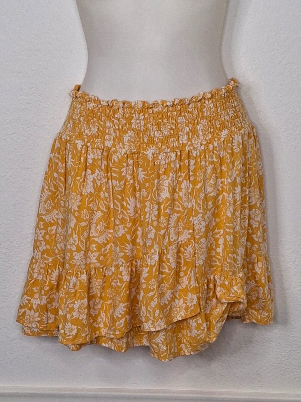 Cupcakes & Cashmere Floral Skirt Mini Sz M Boho Coquette Cowgirl Dainty